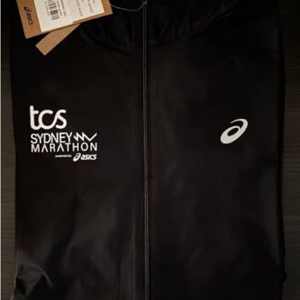 ASICS Sydney Marathon 2025 Men's Performance Jacket in Black size M